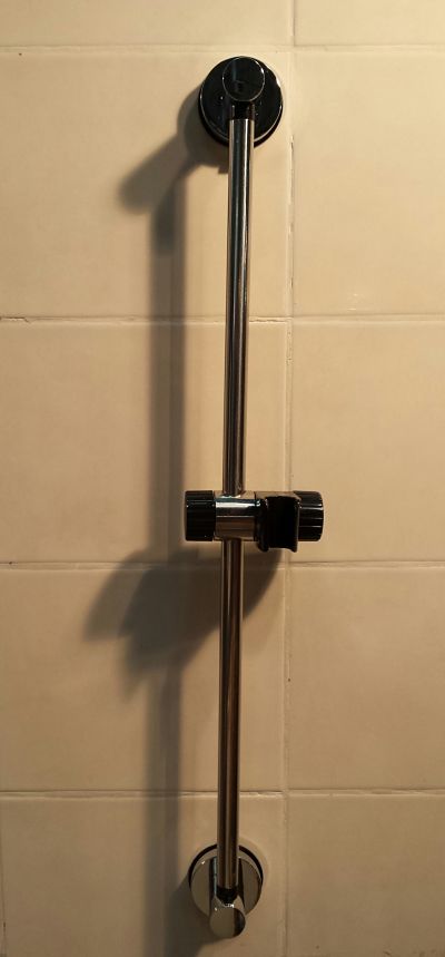 Barre de douche à ventouses avec support douchette, chrome, GoodHome